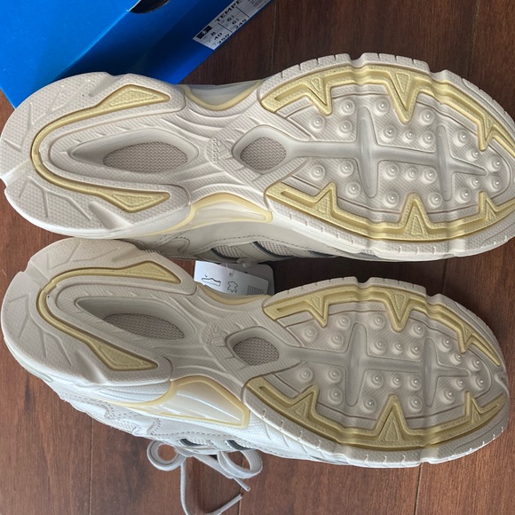 Adidas temper run sneakers NWT - Picture 3 of 5